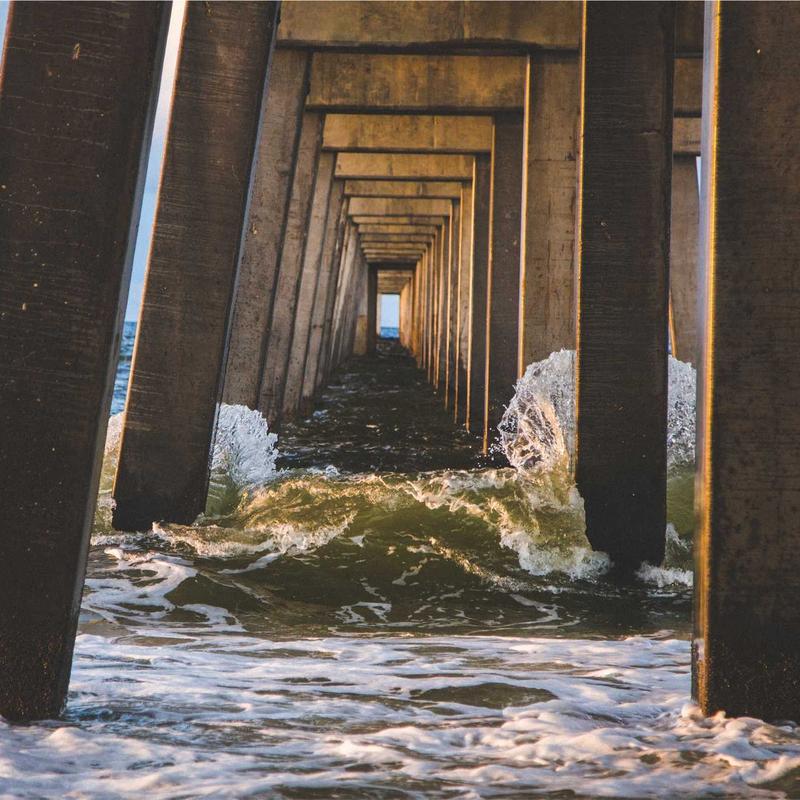 Eleganter Bambus-Garderobenleiste